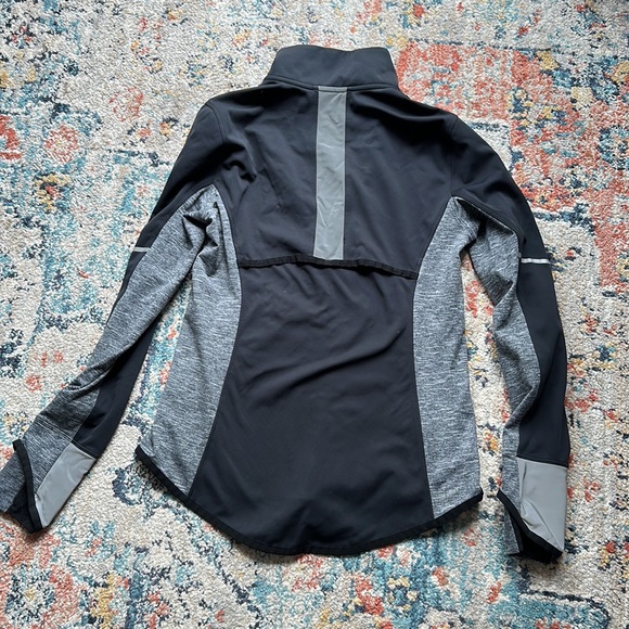 New balance running jacket size small - Picture 3 of 3